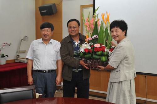 校领导到航海学院慰问国家教学名师宋保维教授