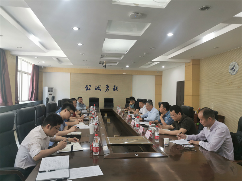 万书记调研民航学院.jpg