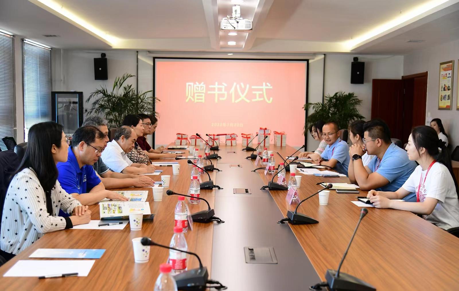 校工会暑期开展学校无人机试验测试中心工作调研及职工慰问活动