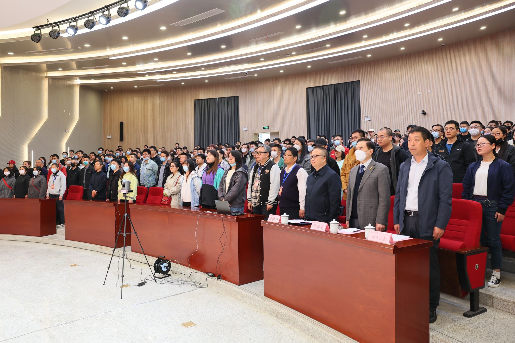 图1.jpg 图1.jpg