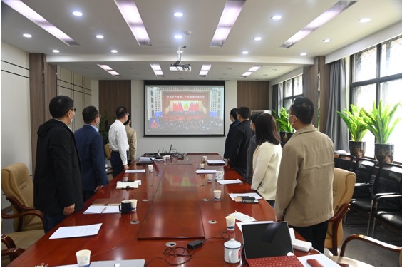 航海学院师生收看党的二十大开幕会