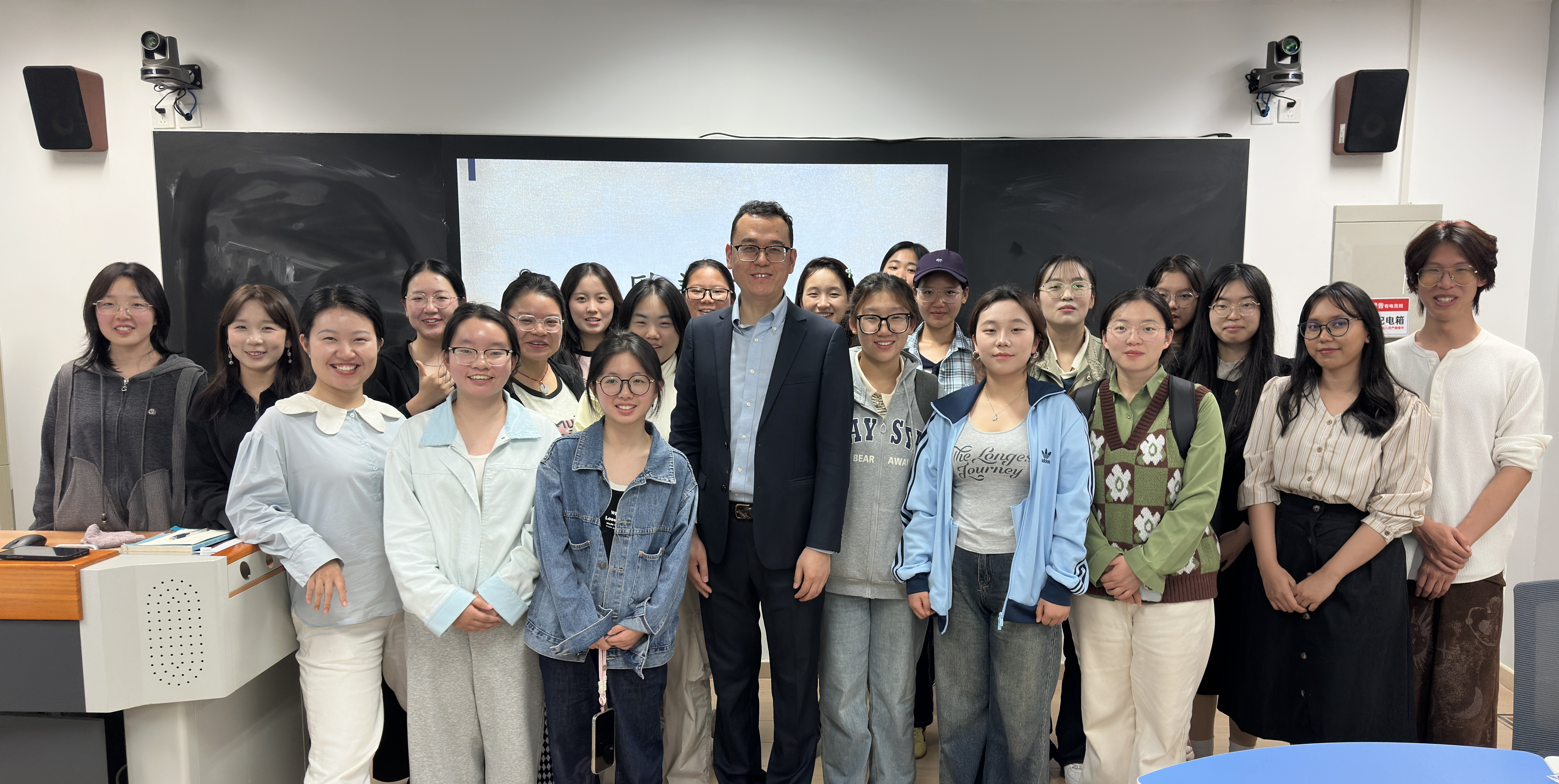 6.车向前(1).png 6.车向前(1).png