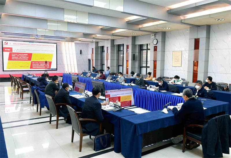 校领导讲授学习党的十九届六中全会精神专题党课.jpg