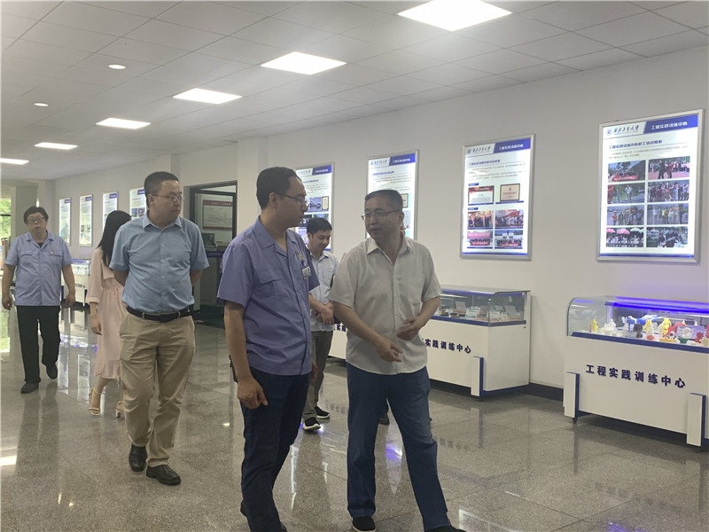 北京精雕集团到访工程实践训练中心推进人才培养合作共建项目计划开展