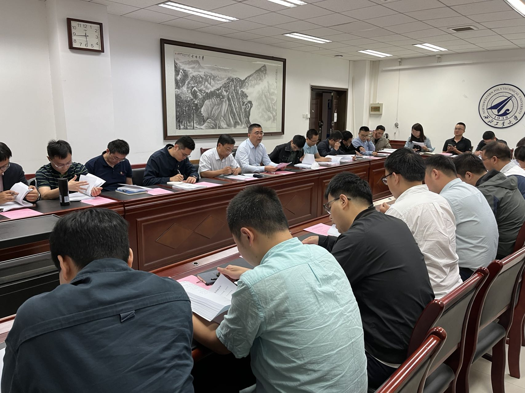 动力与能源学院召开“落实人才工作高质量发展行动计划”座谈会暨院长讲思政课